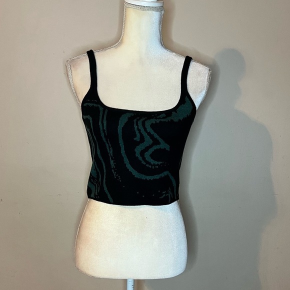 ⭐️Lucy Paris Black and Green Cropped Fitted Tank Top - Picture 2 of 6